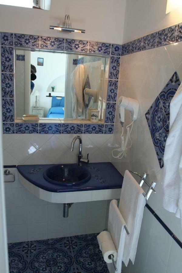 La Ginestra Villa Panarea Eksteriør billede